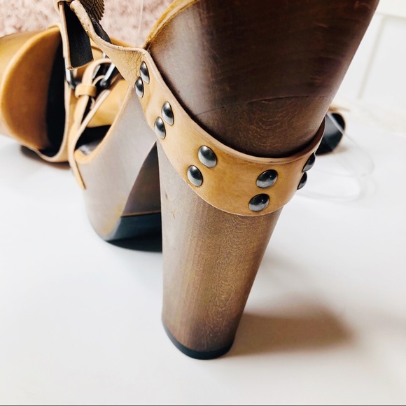 VERA WANG LAVENDER wooden platform leather heels - Picture 4 of 10